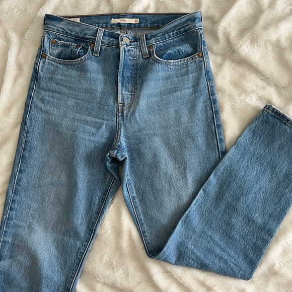 Levis Wedgie Jeans - Picture 2 of 2